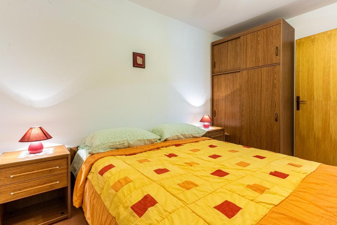 Kovacine Apartment Cres Luaran gambar