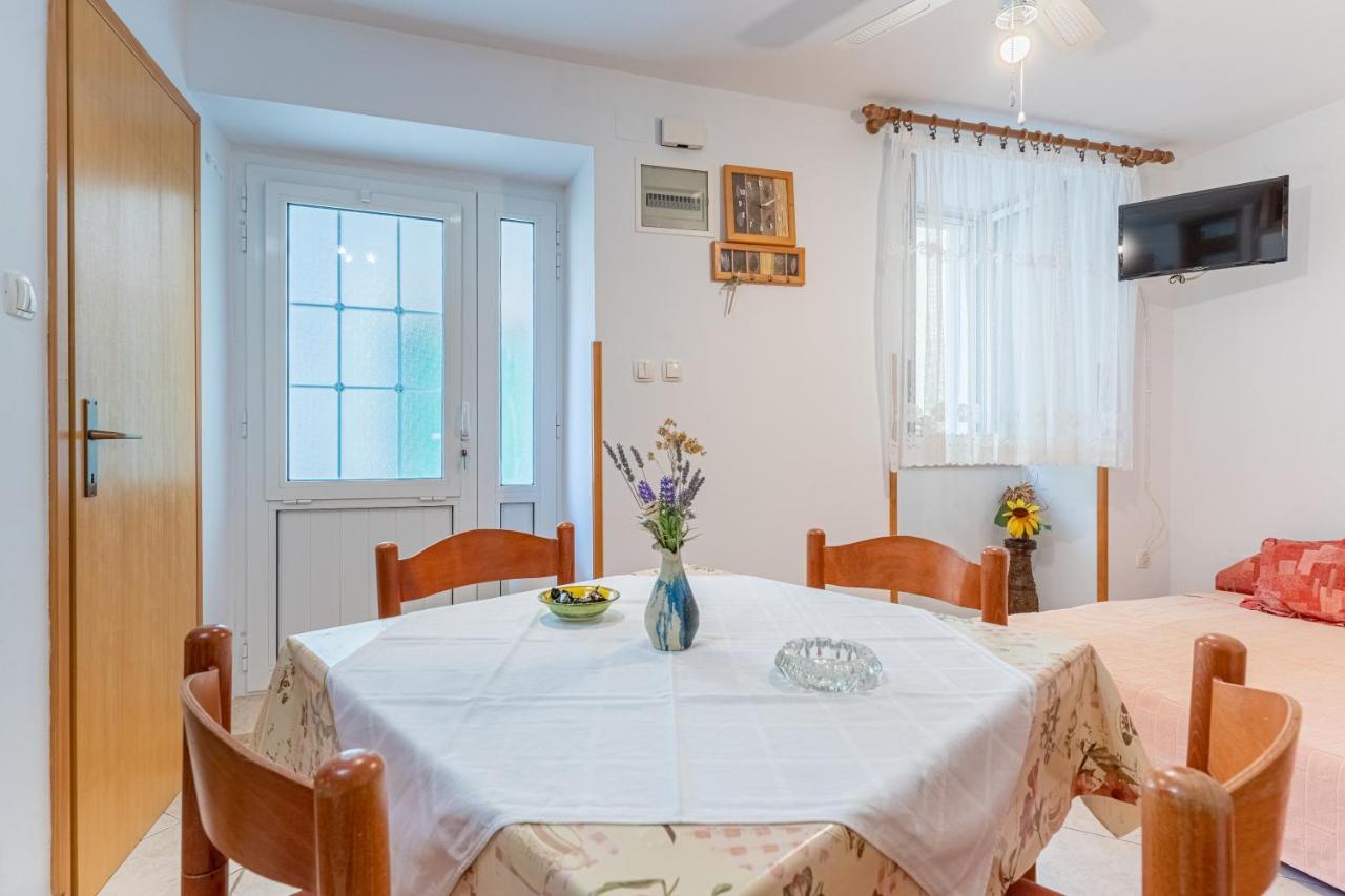 Kovacine Apartment Cres Luaran gambar